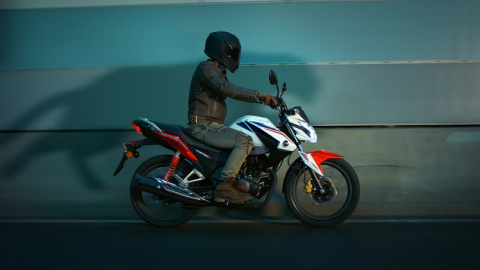 摩托车广告拍摄
